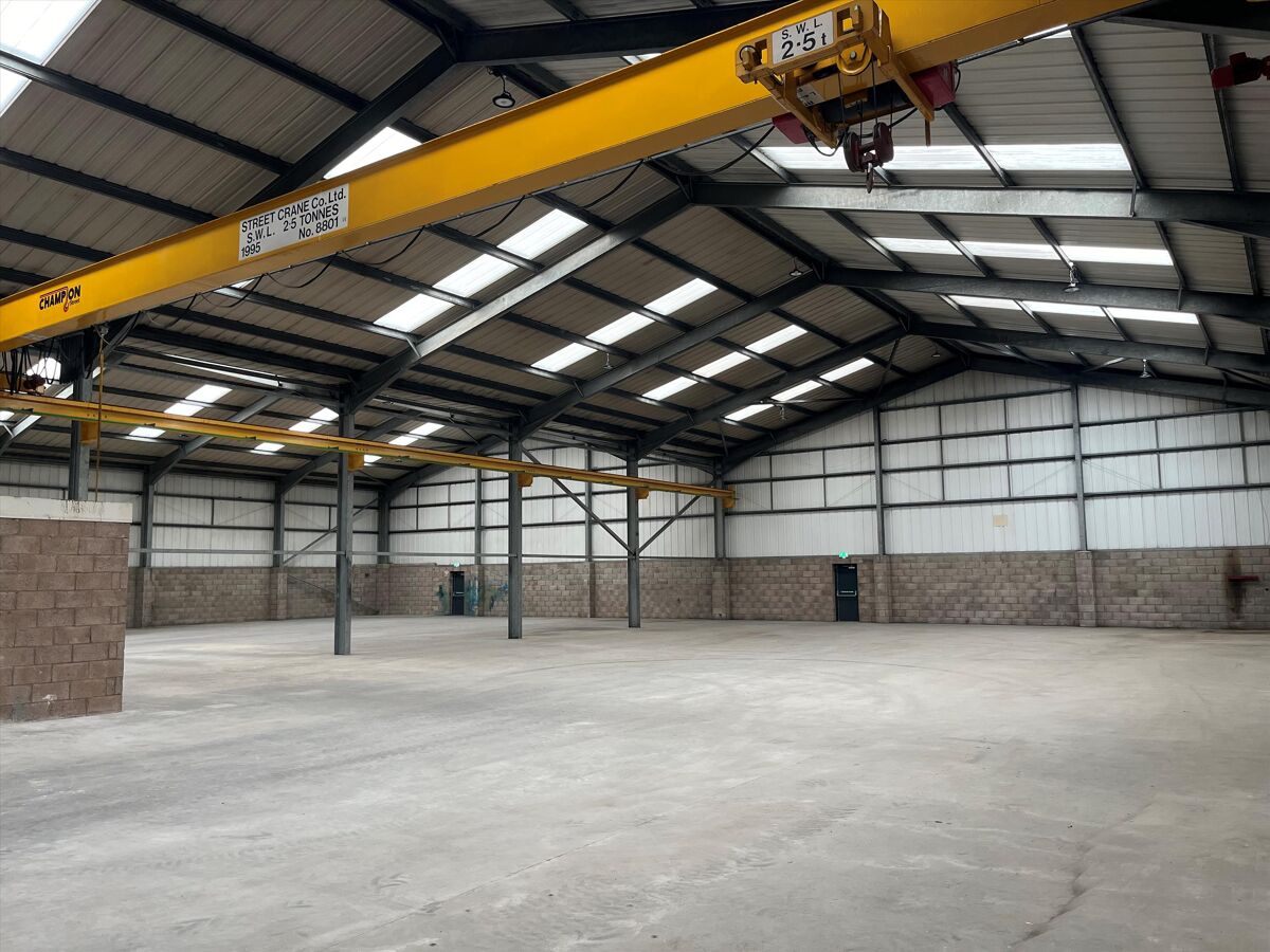 Industrial/Distribution to rent in Riverside Industrial Estate