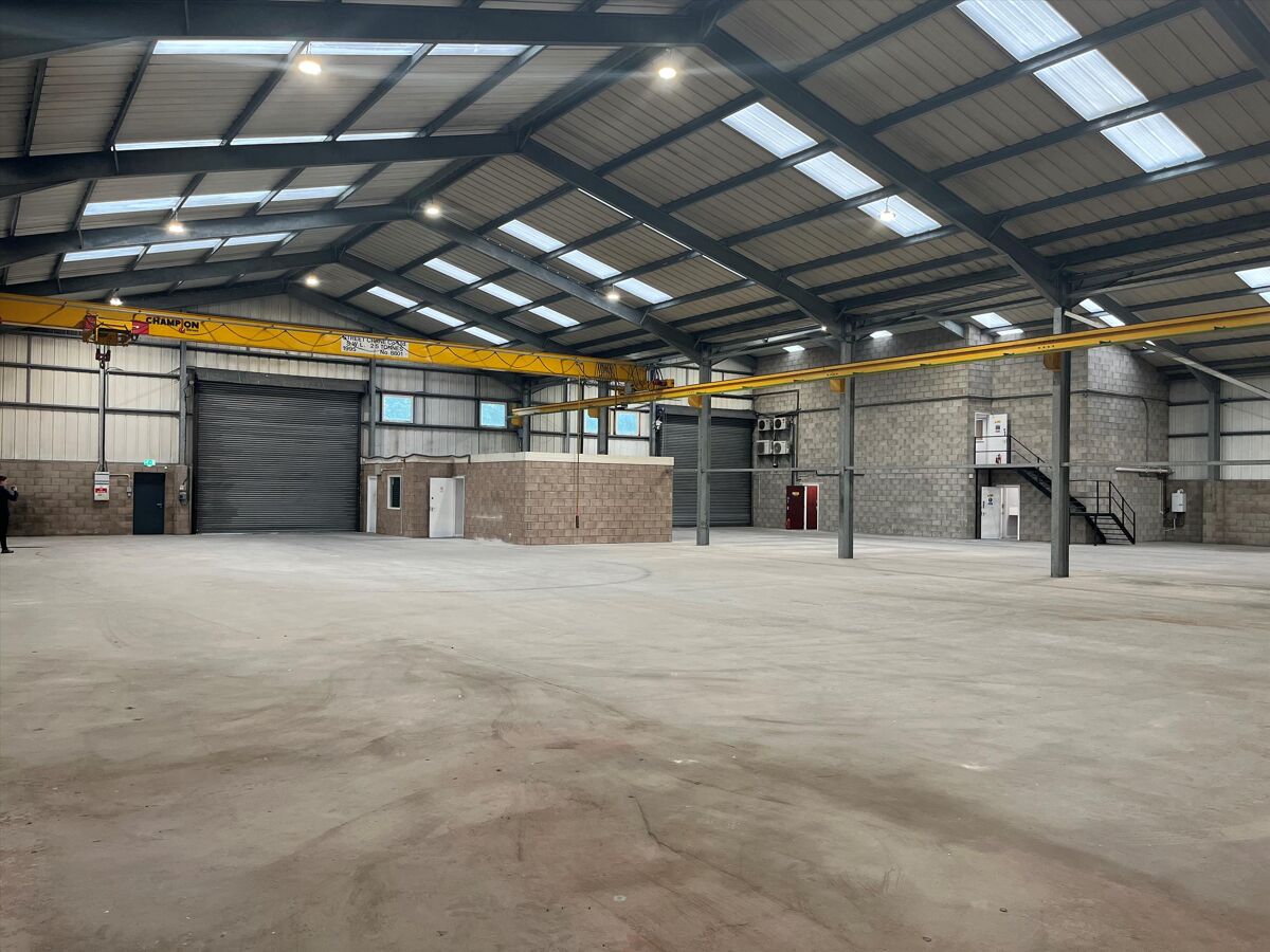 Industrial/Distribution to rent in Riverside Industrial Estate