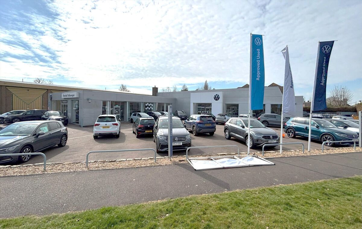 High Quality Car Showroom