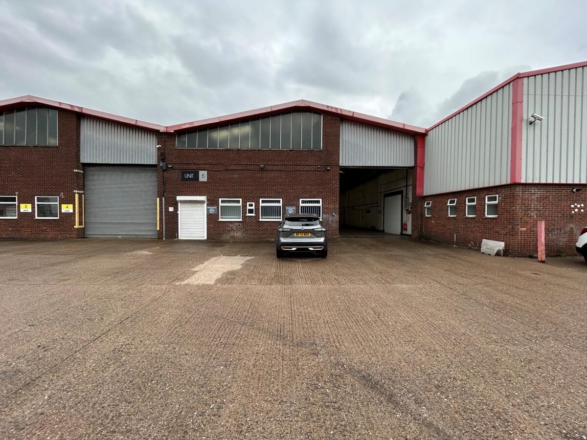 Industrial/Warehouse Unit to Let in Unit 5 Granada Trading Estate, Oldbury