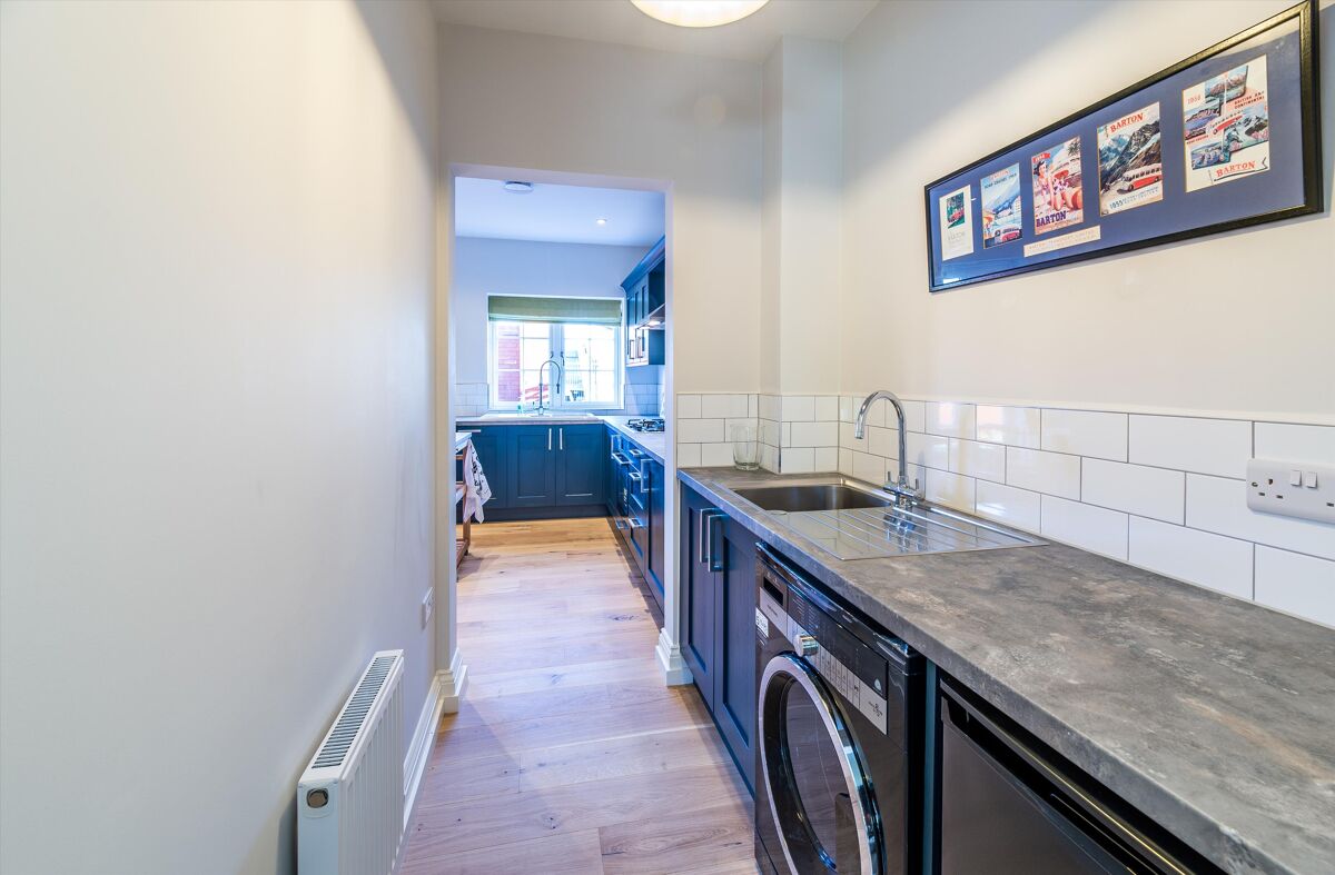 house for sale in Chilwell High Road/Queens Road West, Beeston