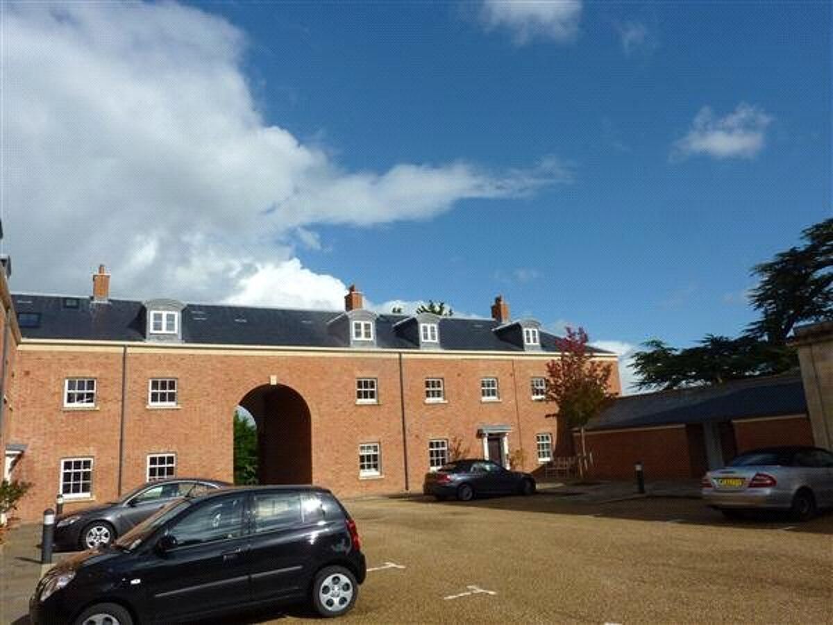 flat for sale in The Mount, Mount Way, Chepstow, Monmouthshire, NP16