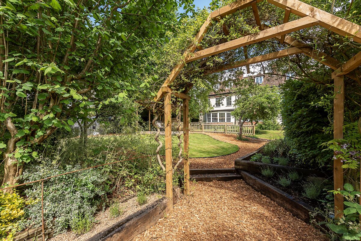 flat for sale in Friarswood, Chipperfield Road, Kings Langley