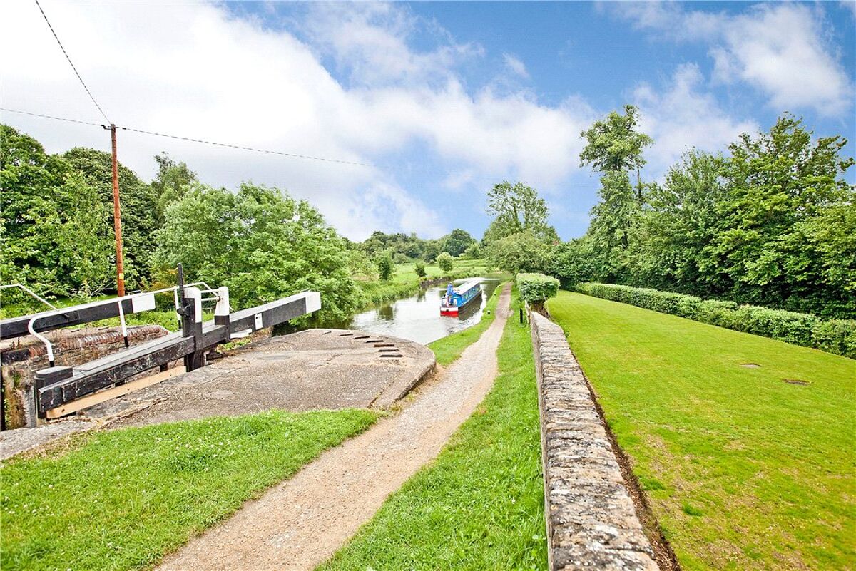 house for sale in Bank Mill Lane, Berkhamsted, Hertfordshire, HP4 BRK100044 Knight Frank