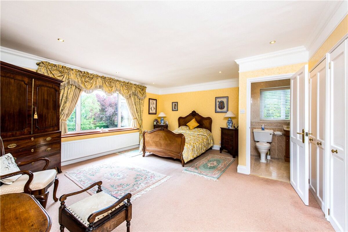 house for sale in Tinkers Lane, Wigginton, Tring, Hertfordshire, HP23