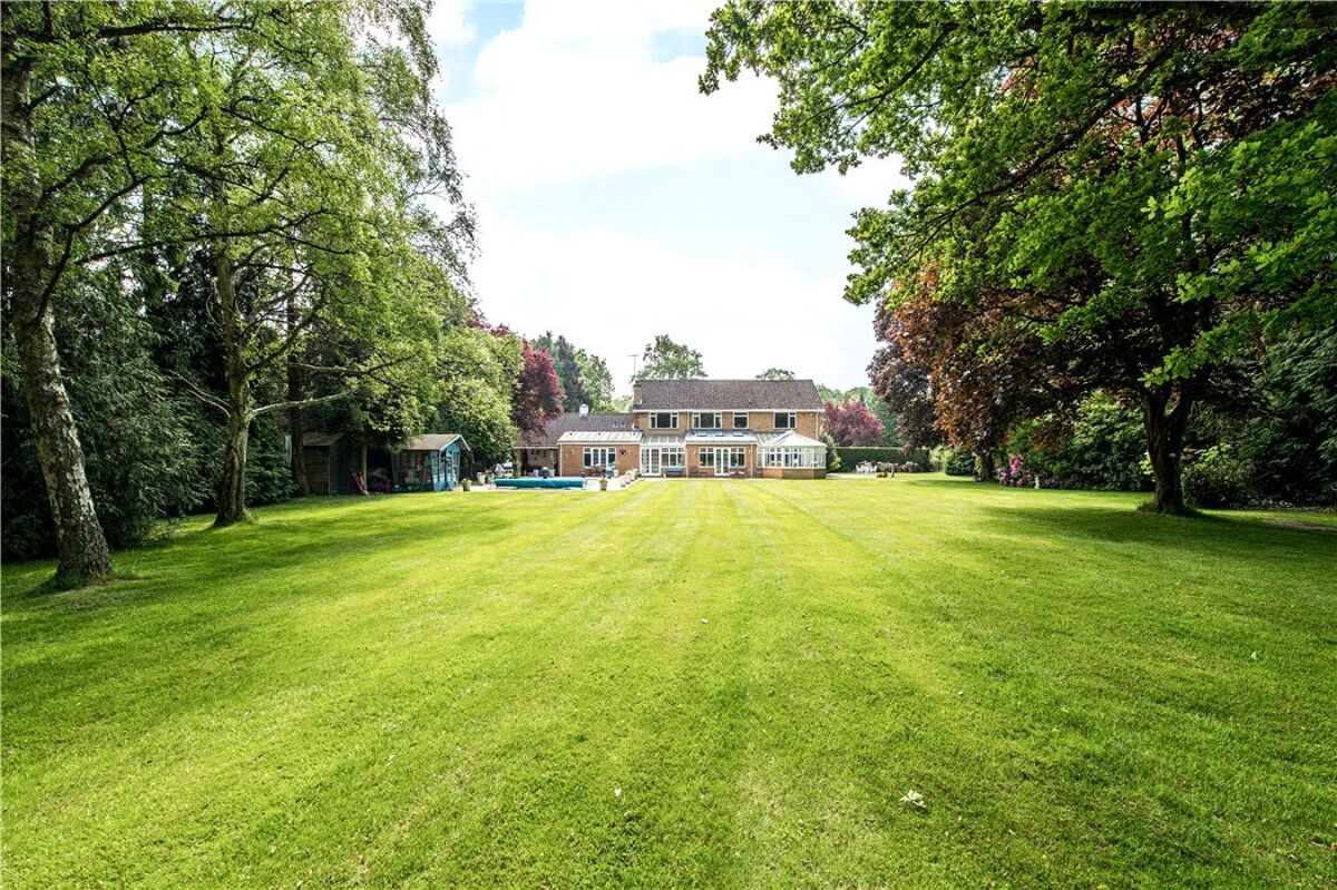 house for sale in Tinkers Lane, Wigginton, Tring, Hertfordshire, HP23