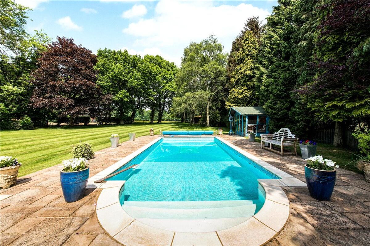 house for sale in Tinkers Lane, Wigginton, Tring, Hertfordshire, HP23