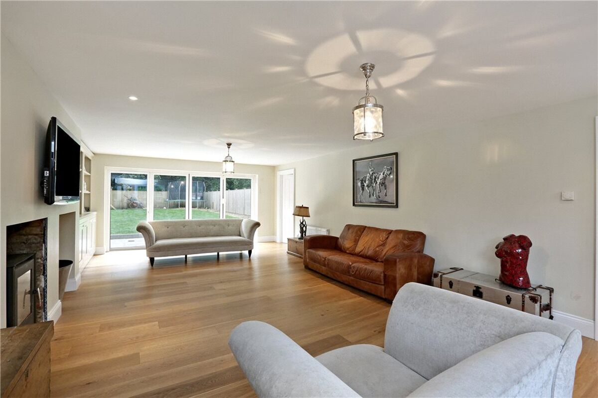 house for sale in Hedgeside, Potten End, Berkhamsted, Hertfordshire