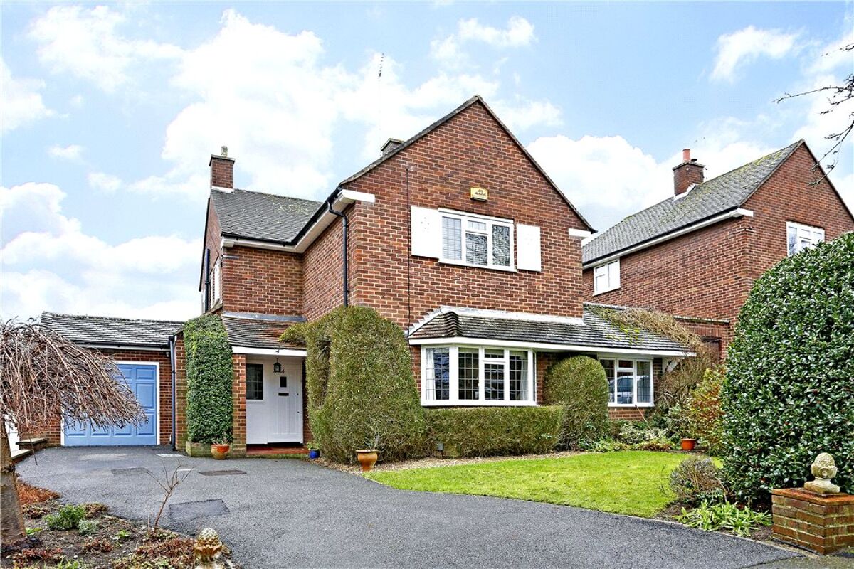 house for sale in Castle Hill Close, Berkhamsted, Hertfordshire, HP4