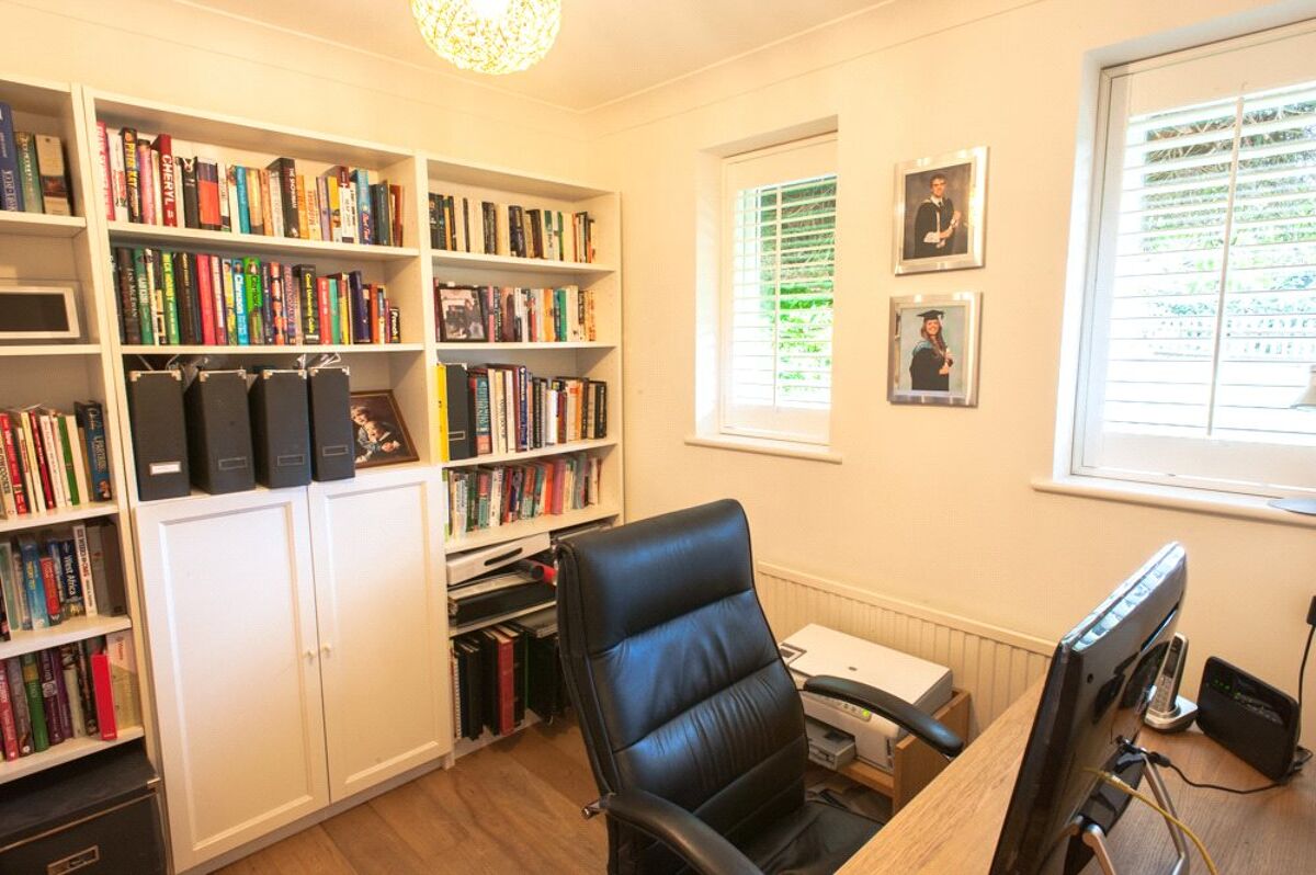 house for sale in Lanrick Copse, Off Gravel Path, Berkhamsted, Herts, HP4 BRK140181 Knight Frank