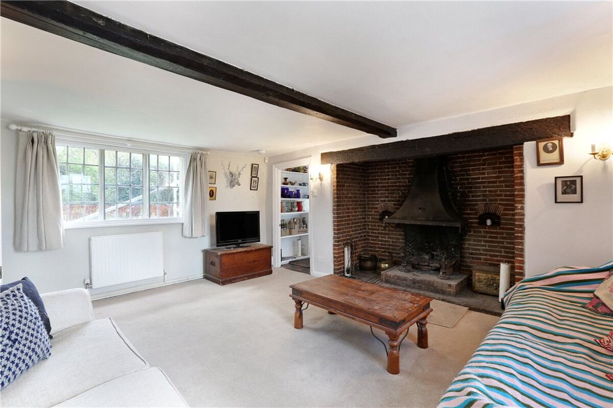 house for sale in Chipperfield Road, Bovingdon, Hemel Hempstead