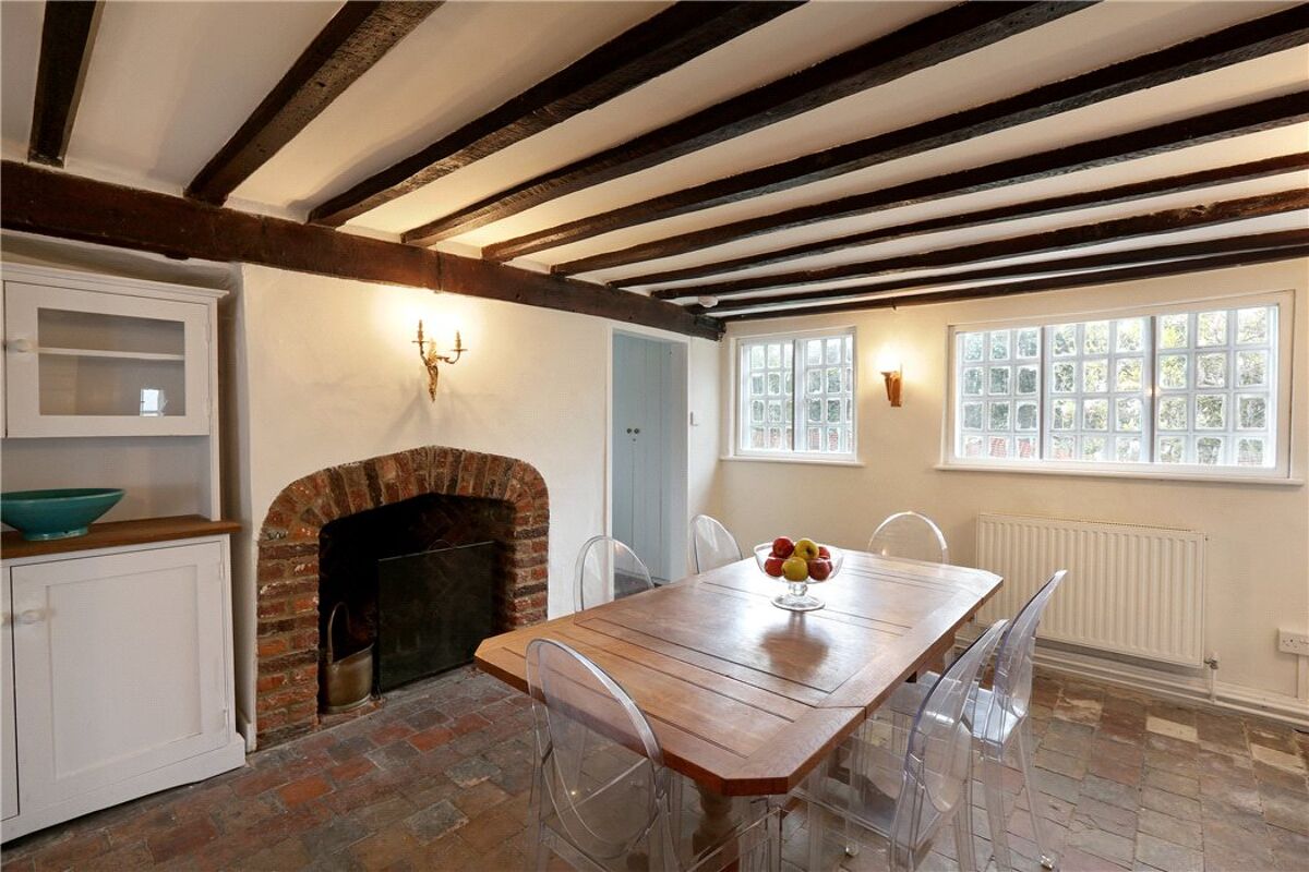 house for sale in Chipperfield Road, Bovingdon, Hemel Hempstead