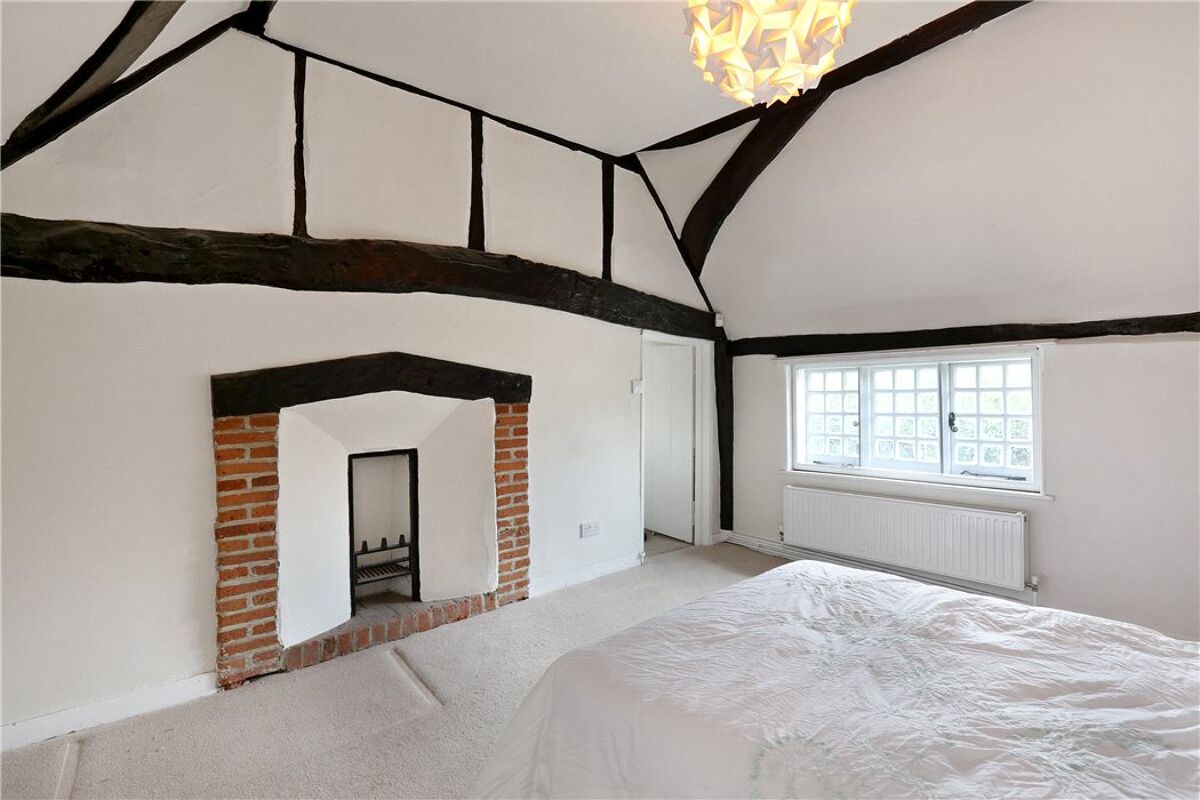 house for sale in Chipperfield Road, Bovingdon, Hemel Hempstead