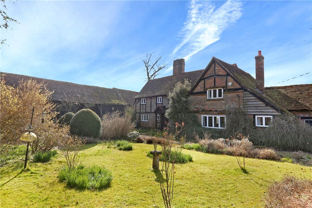 house for sale in Venus Hill, Bovingdon, Hemel Hempstead, Hertfordshire