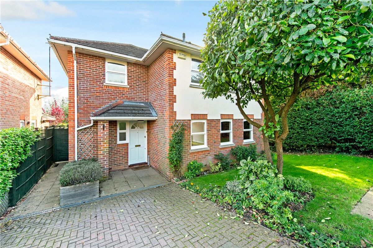 house for sale in Le Corte Close, Kings Langley, Hertfordshire, WD4