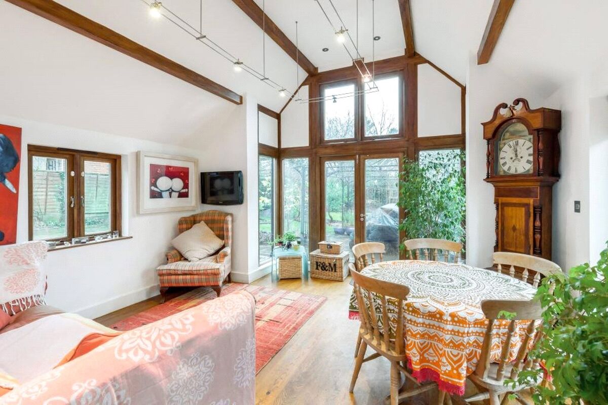 house for sale in High Street, Ivinghoe, Buckinghamshire, LU7