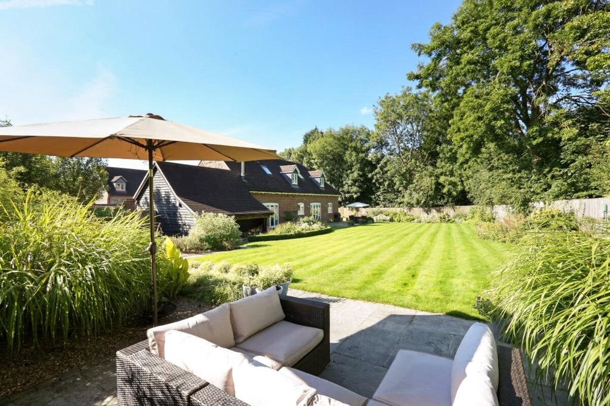 house for sale in Redwing Farm, Cholesbury Road, Tring, Hertfordshire