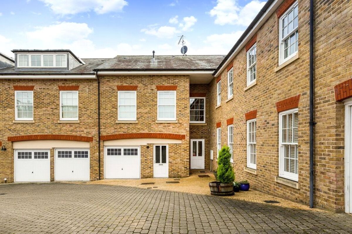 flat for sale in Clunbury Court, Manor Street, Berkhamsted