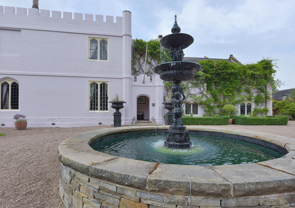 house for sale in Callingwood Hall, Tatenhill, BurtononTrent, Staffordshire, DE13