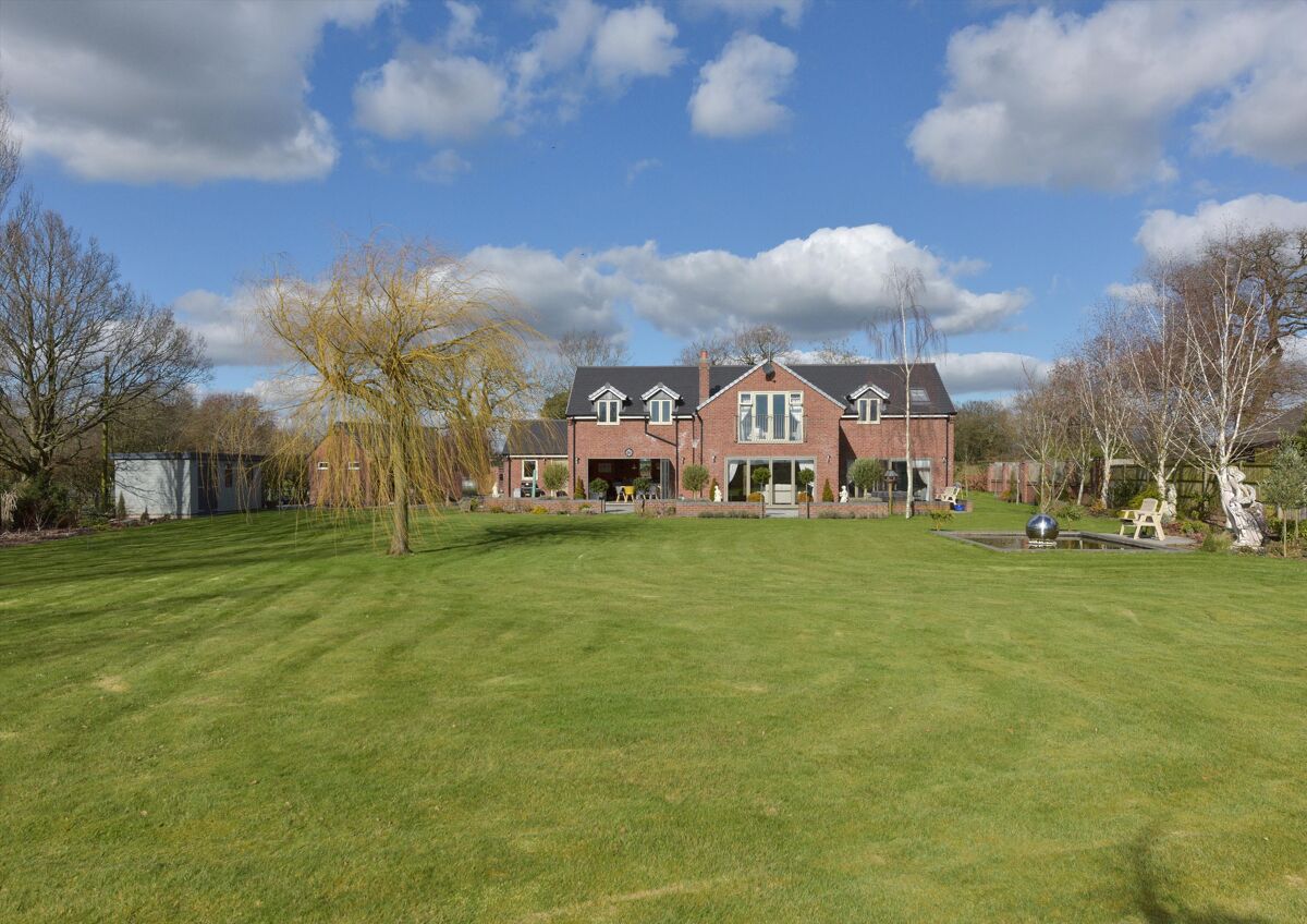 house for sale in Nuthurst Lane, Astley, Nuneaton, Warwickshire, CV10