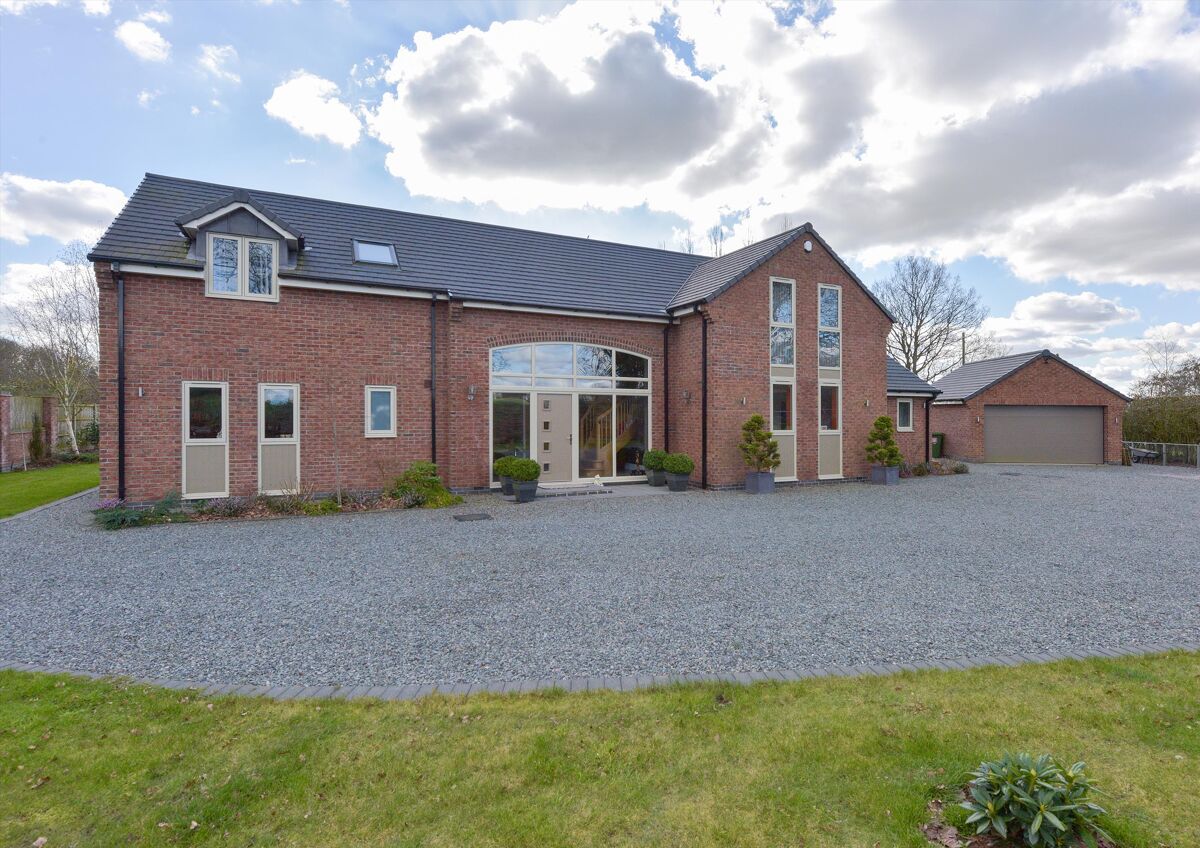 house for sale in Nuthurst Lane, Astley, Nuneaton, Warwickshire, CV10