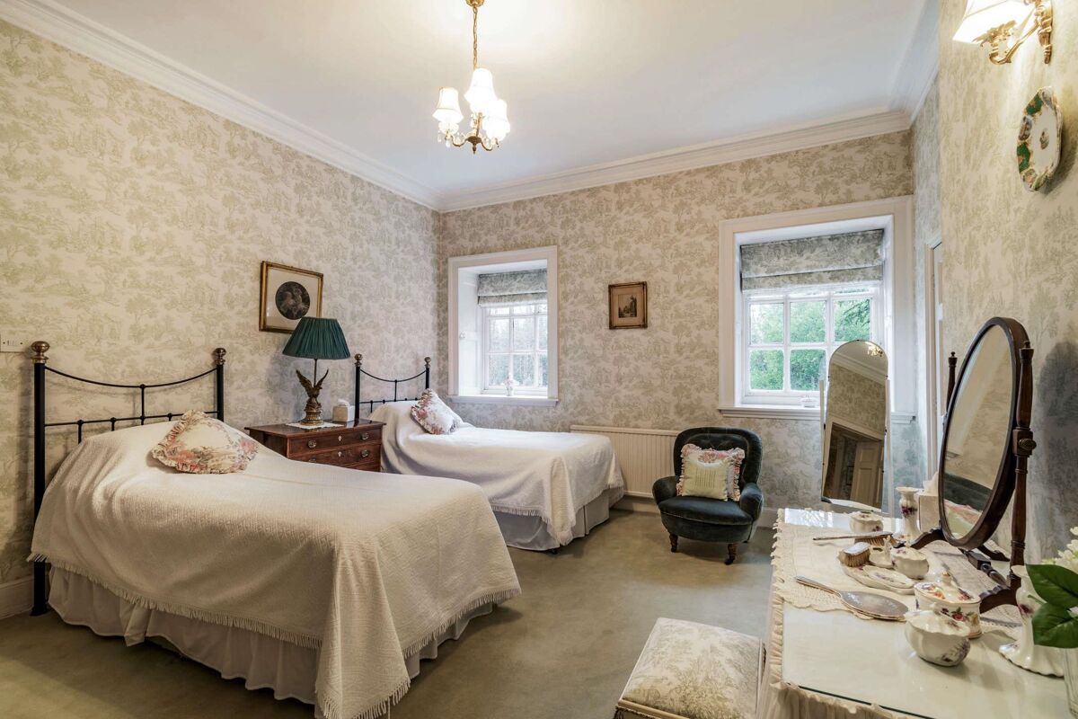 house for sale in Auchinleck Drive, Lichfield, Staffordshire, WS13