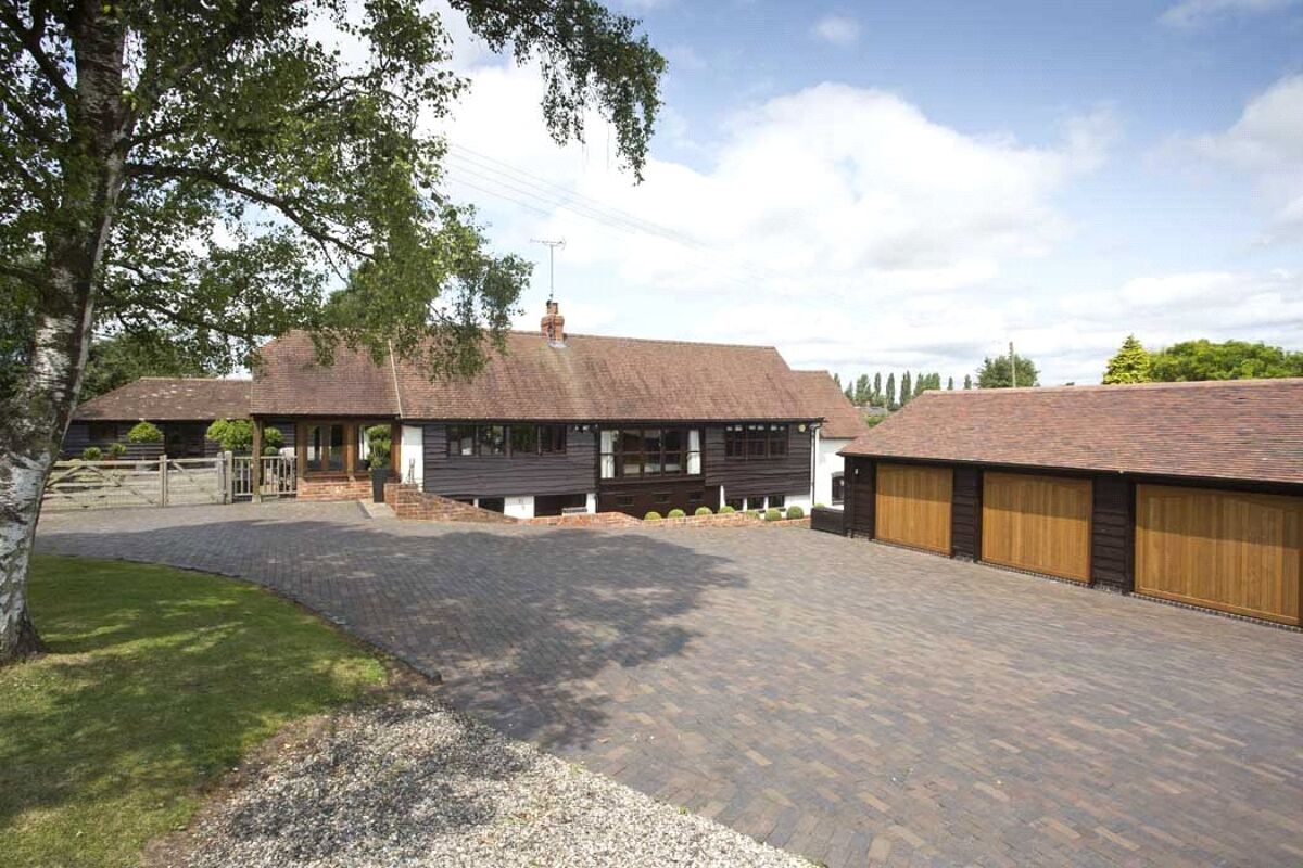 house for sale in Worcester Road, Harvington, Kidderminster