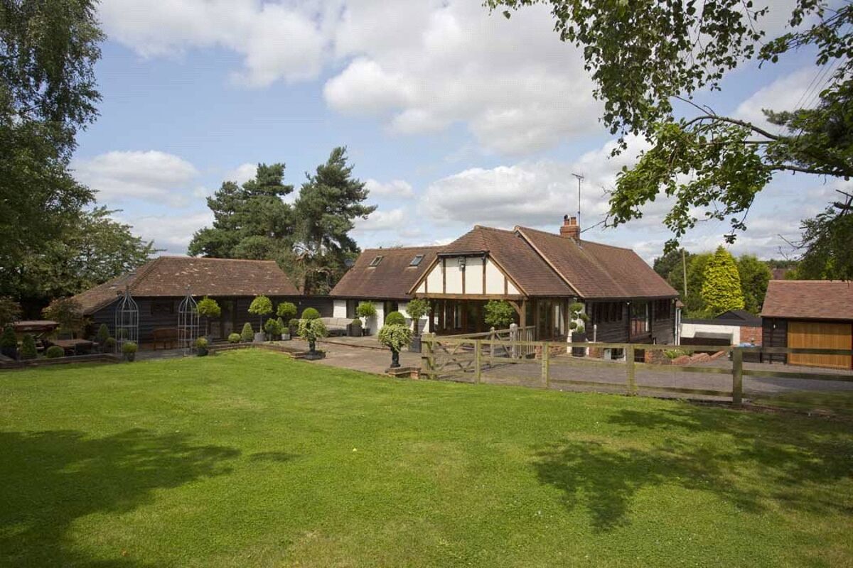 house for sale in Worcester Road, Harvington, Kidderminster