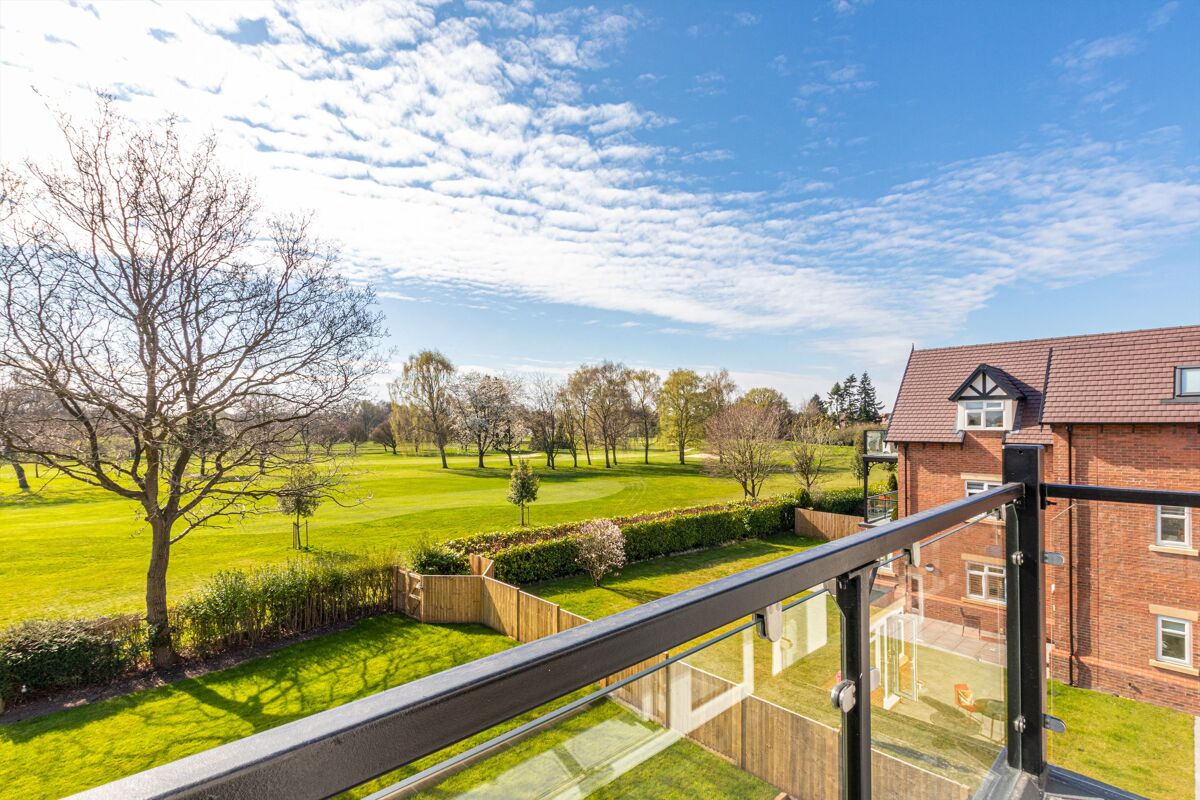 flat for sale in 48 Dove House Lane, Solihull, West Midlands, B91