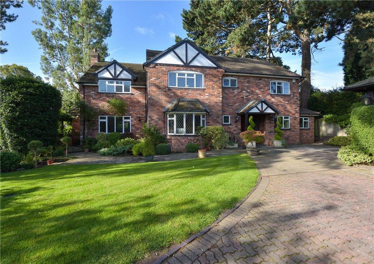 house for sale in 1 Pineways, Sutton Coldfield, West Midlands, B74