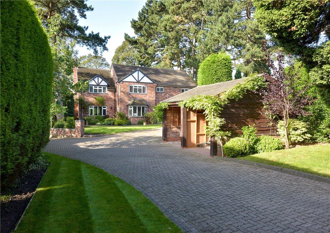 house for sale in Pineways, Sutton Coldfield, West Midlands, B74