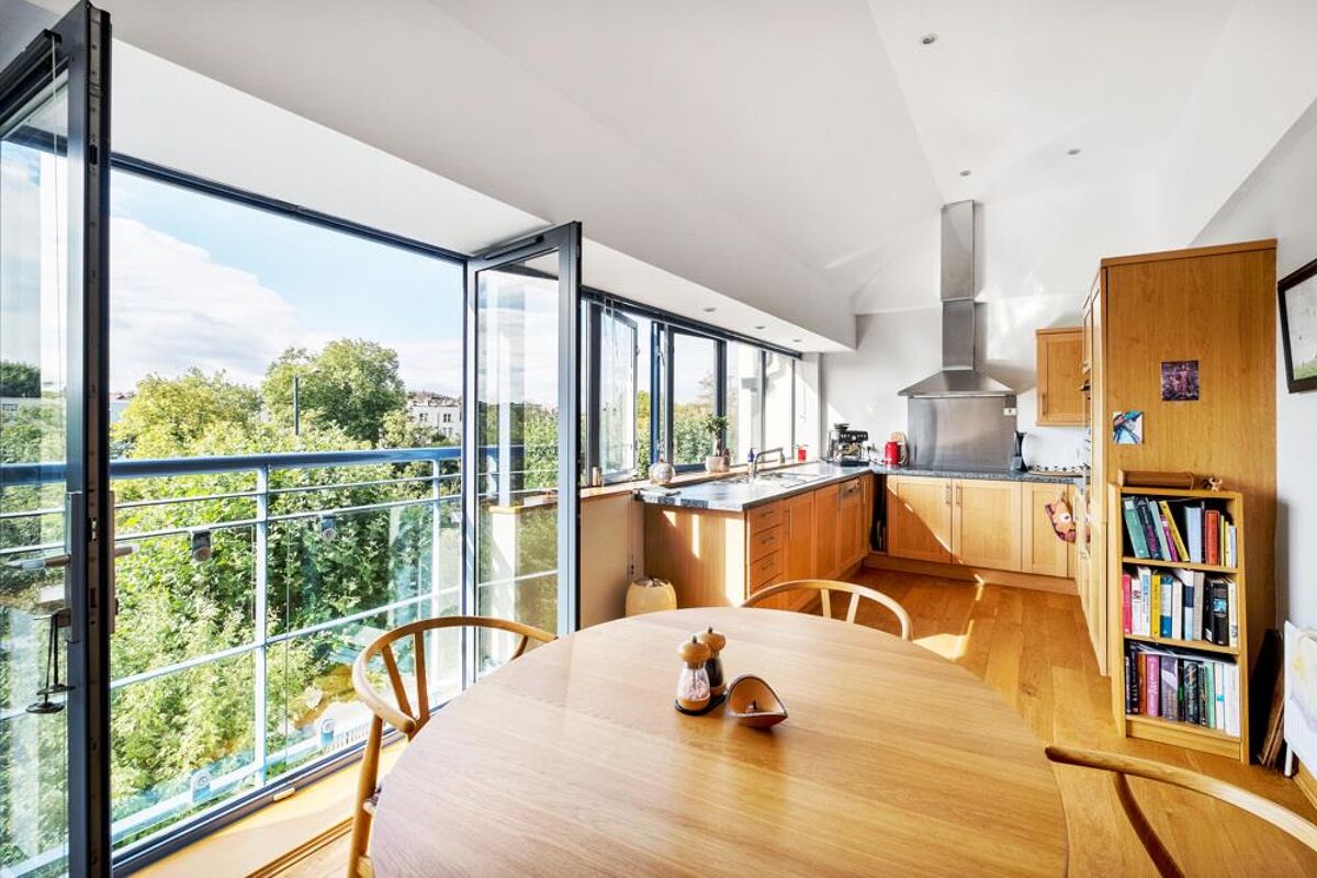 2 BEDROOM PENTHOUSE DUPLEX FOR SALE IN THE QUAYS, CUMBERLAND ROAD