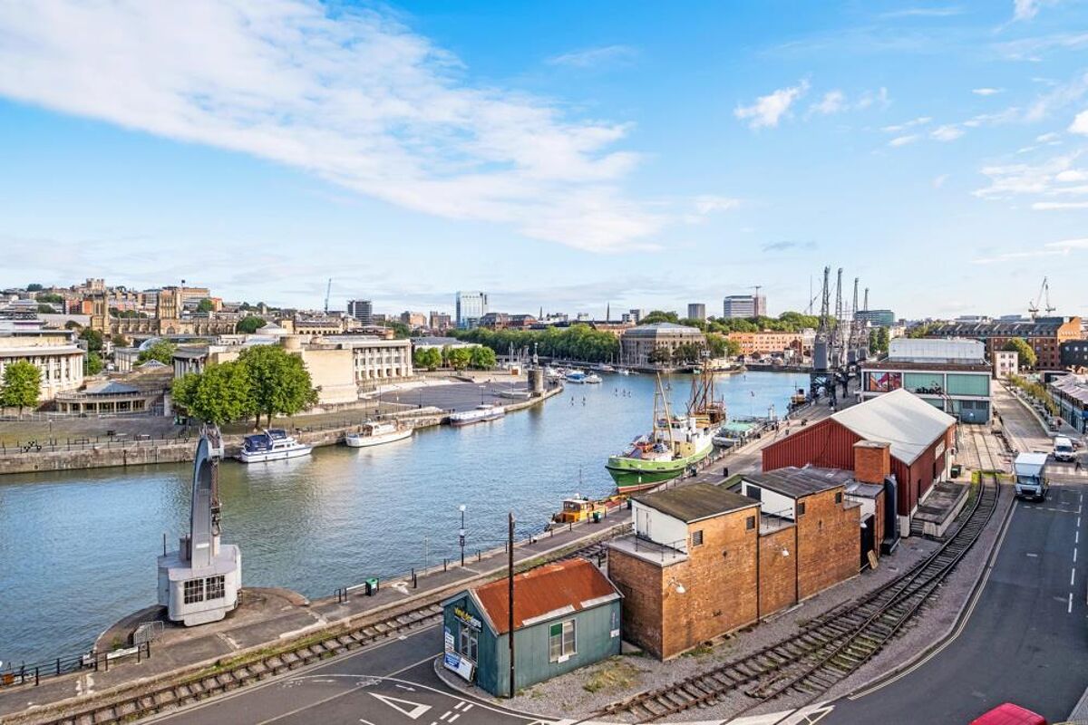 2 BEDROOM PENTHOUSE DUPLEX FOR SALE IN THE QUAYS, CUMBERLAND ROAD