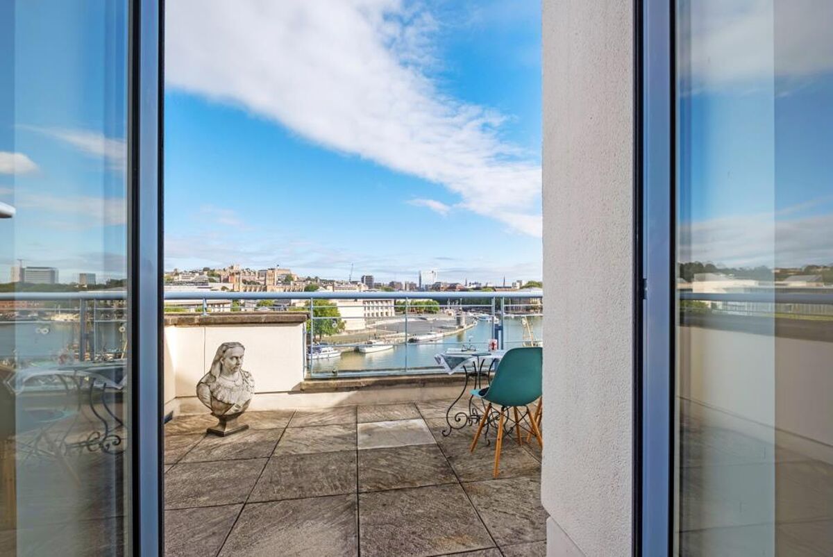 2 BEDROOM PENTHOUSE DUPLEX FOR SALE IN THE QUAYS, CUMBERLAND ROAD