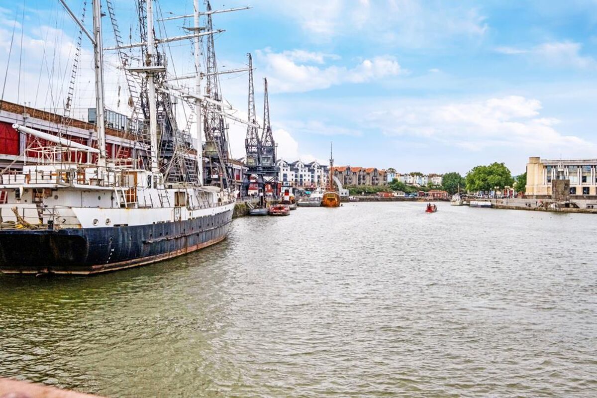 2 BEDROOM PENTHOUSE DUPLEX FOR SALE IN THE QUAYS, CUMBERLAND ROAD