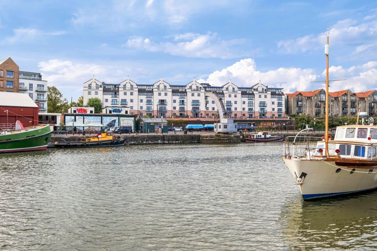 2 BEDROOM PENTHOUSE DUPLEX FOR SALE IN THE QUAYS, CUMBERLAND ROAD