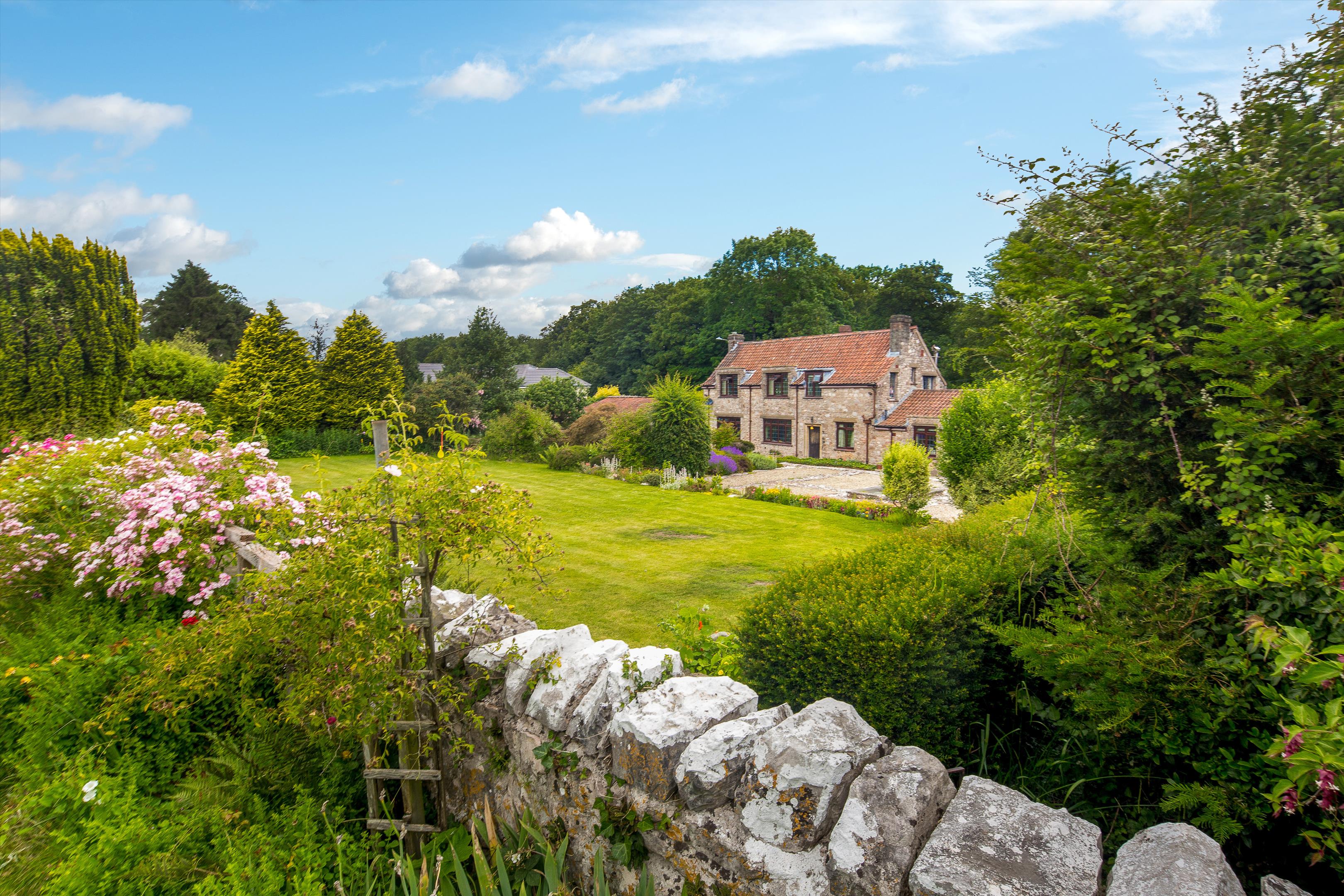 Country properties, land & Farms for sale or rent UKLandandFarms.co.uk