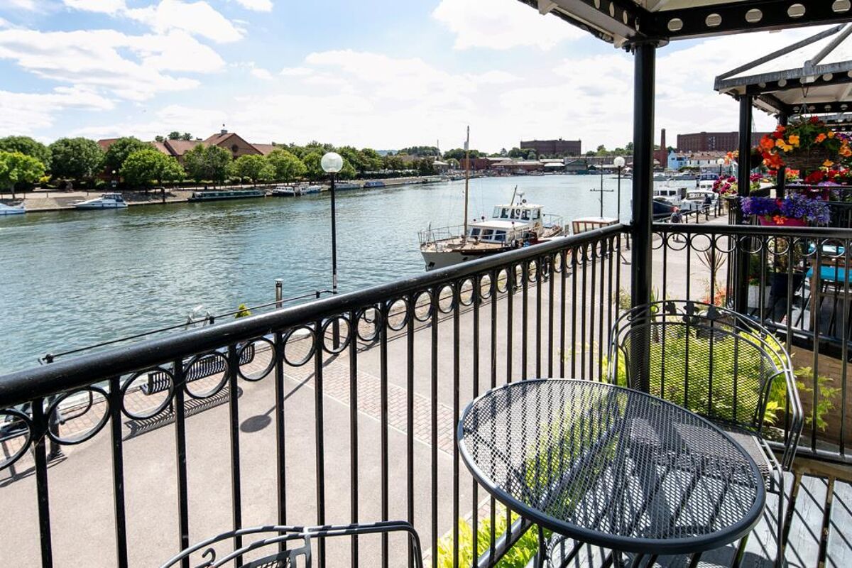 house for sale in Pooles Wharf Court, Bristol, BS8 BRS012201915