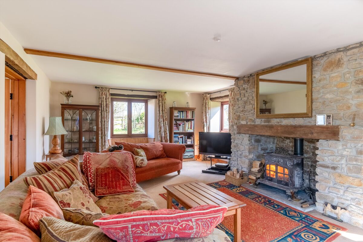 45 bedroom detached house, 3 cottages, 29 acres and 28 stables for sale in Mumbleys Lane