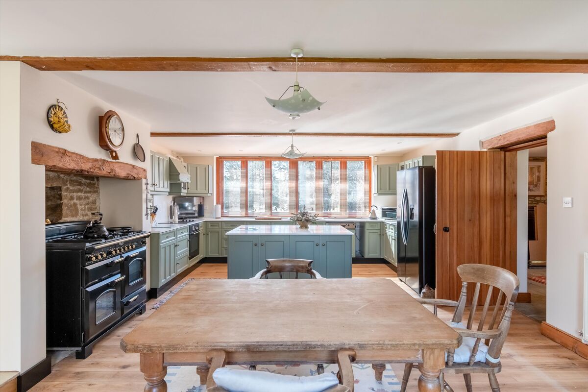 45 bedroom detached house, 3 cottages, 29 acres and 28 stables for sale in Mumbleys Lane