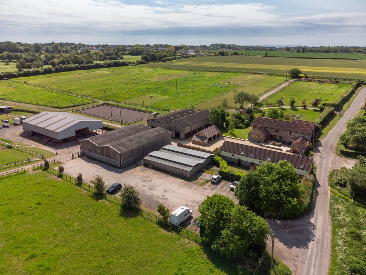 45 bedroom detached house, 3 cottages, 29 acres and 28 stables for