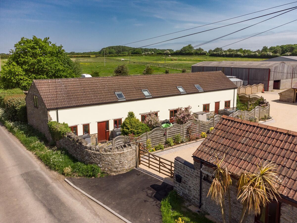 45 bedroom detached house, 3 cottages, 29 acres and 28 stables for