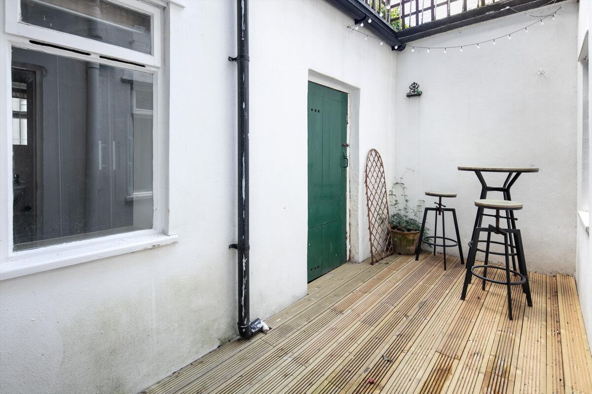 flat for sale in Apsley Road, Clifton, Bristol, BS8 BRS012271335 Knight Frank