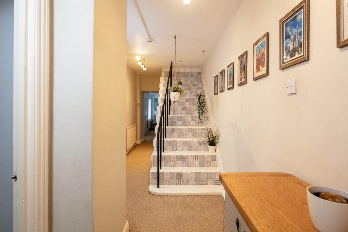 flat for sale in Apsley Road, Clifton, Bristol, BS8 BRS012271335