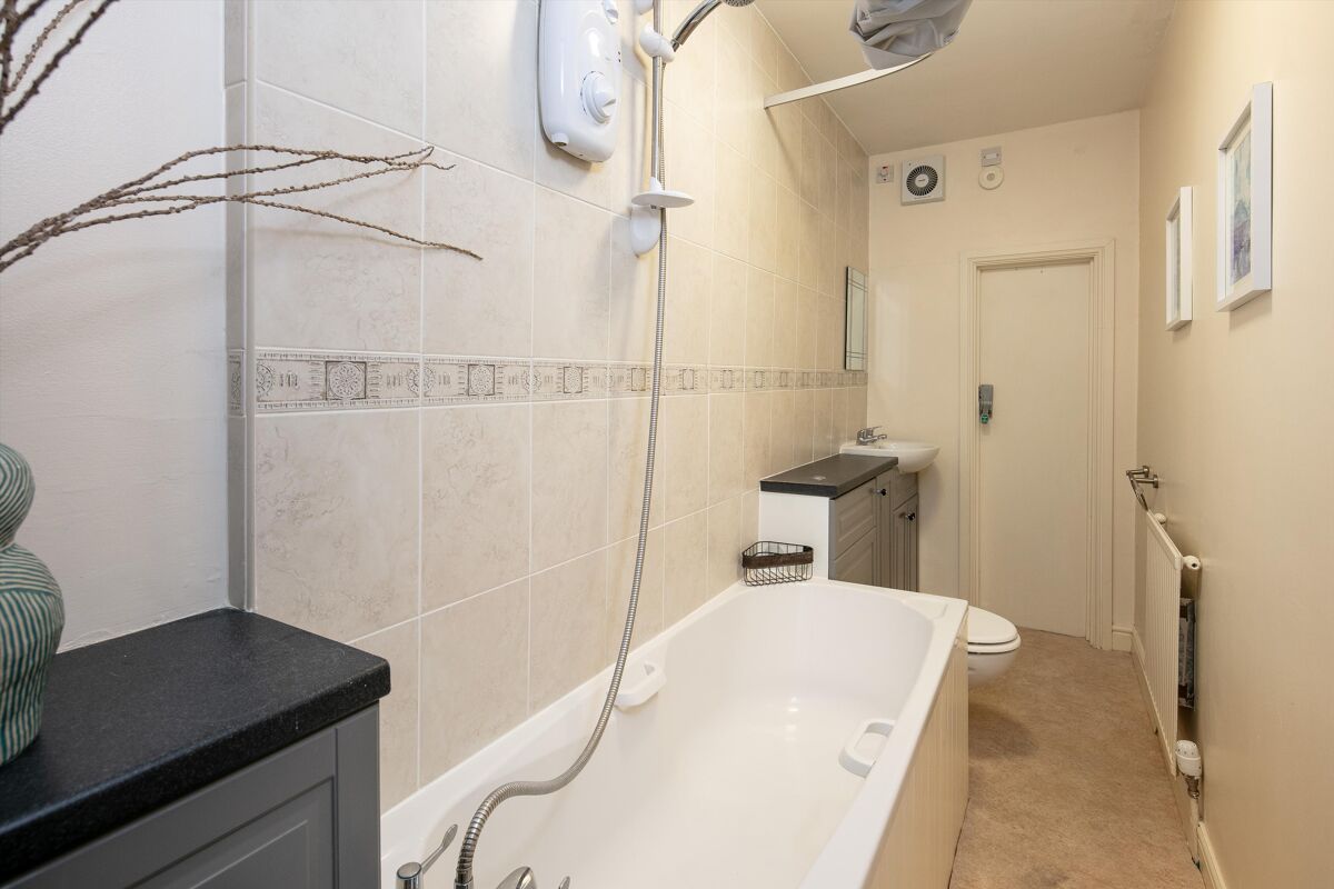 flat for sale in Apsley Road, Clifton, Bristol, BS8 BRS012271335