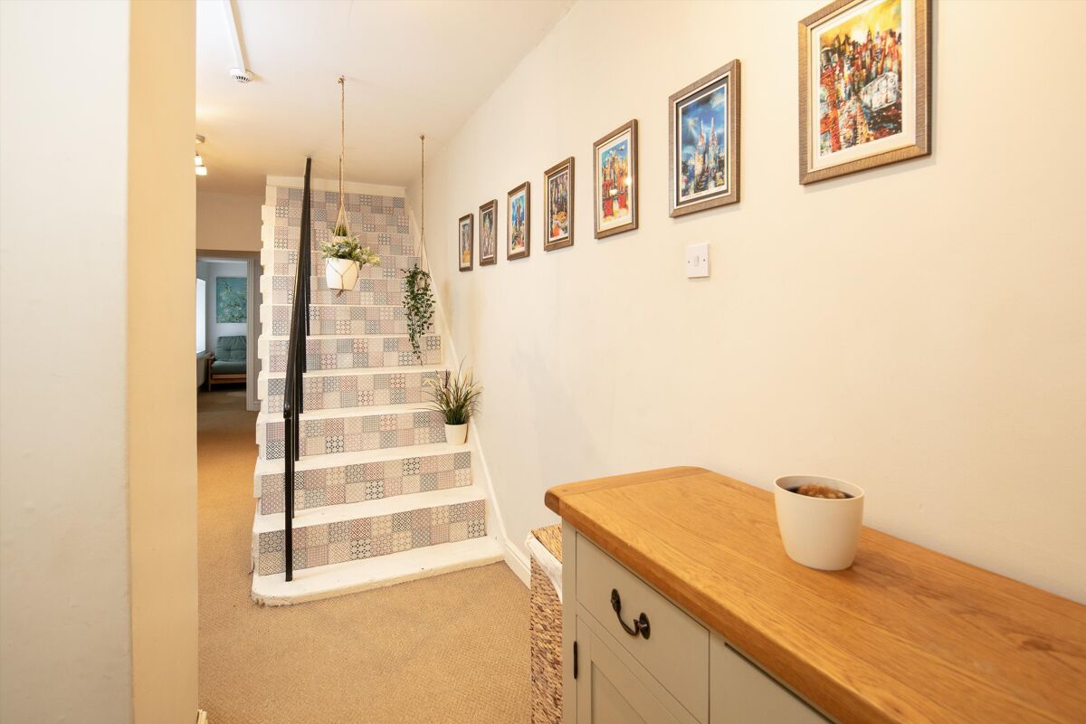 flat for sale in Apsley Road, Clifton, Bristol, BS8 BRS012271335