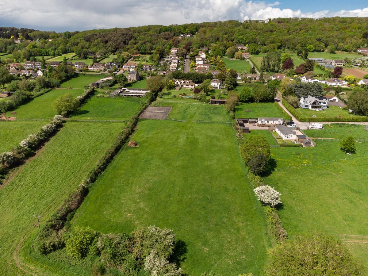 5 bedroom detached house for sale in Clevedon Road, Tickenham, Clevedon