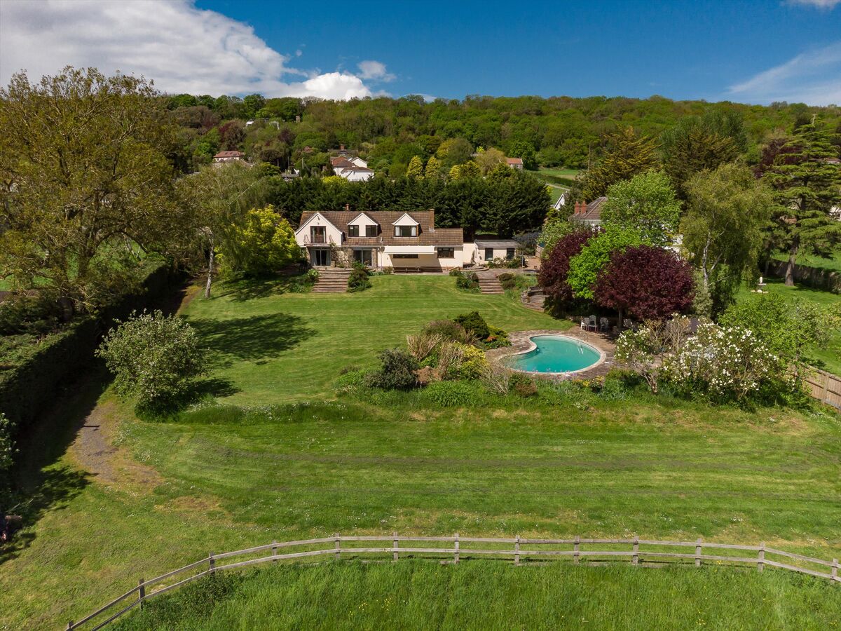 5 bedroom detached house for sale in Clevedon Road, Tickenham, Clevedon