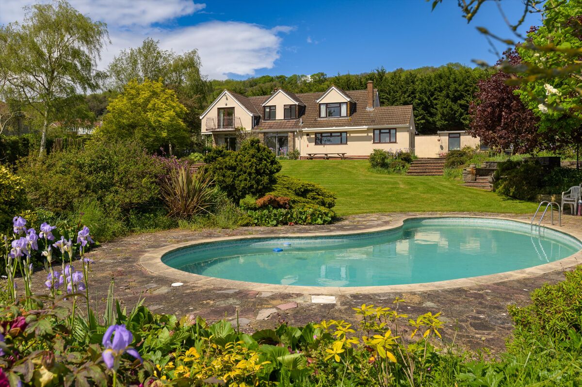 5 bedroom detached house for sale in Clevedon Road, Tickenham, Clevedon