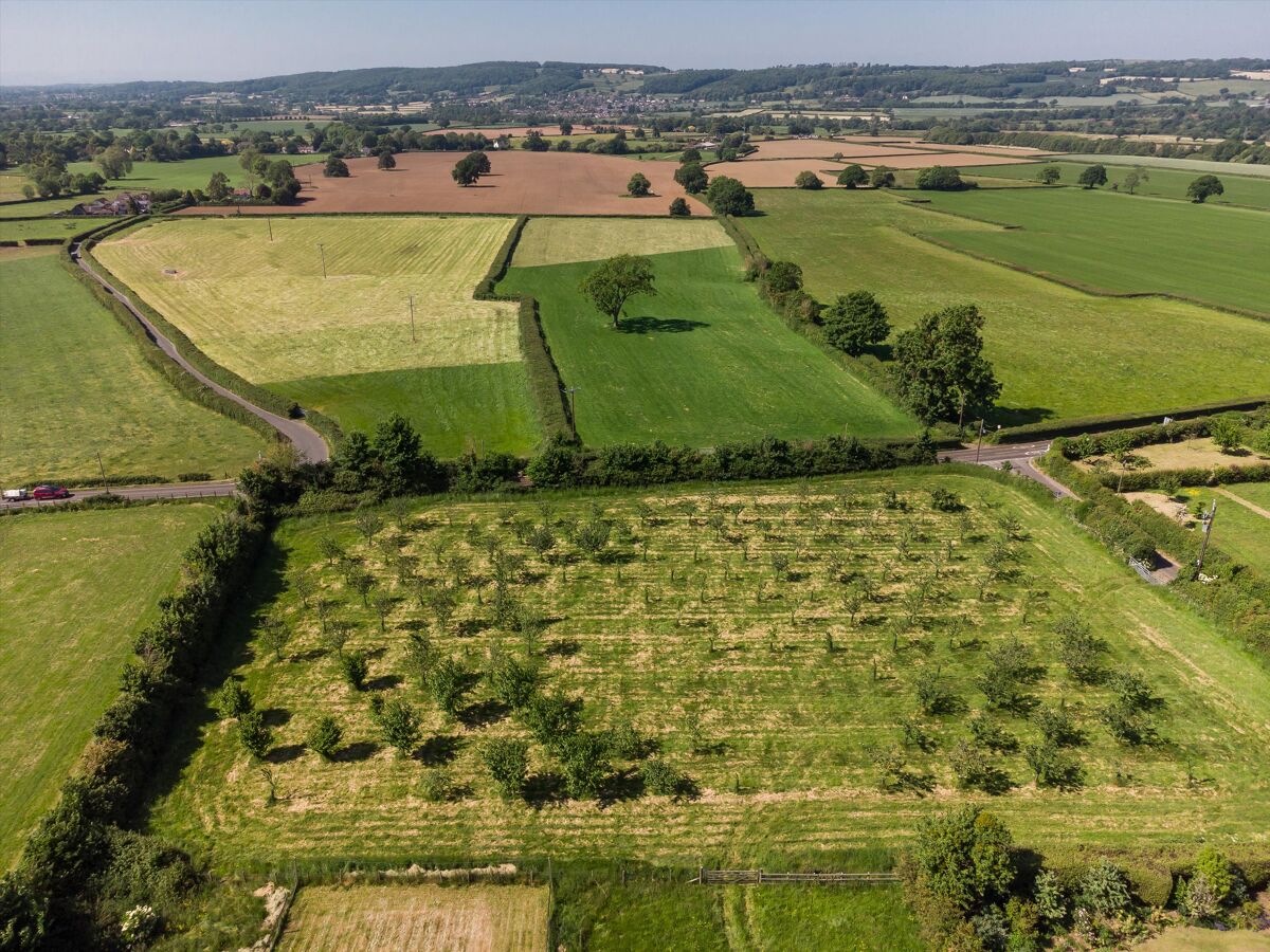 46 bedroom detached house and annexe for sale in Burrington, Somerset